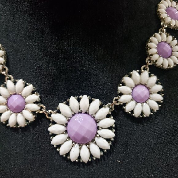 Women's Charming Charlie White & Purple Sun flower Daisy Statement Lobster Clasp - Picture 4 of 6